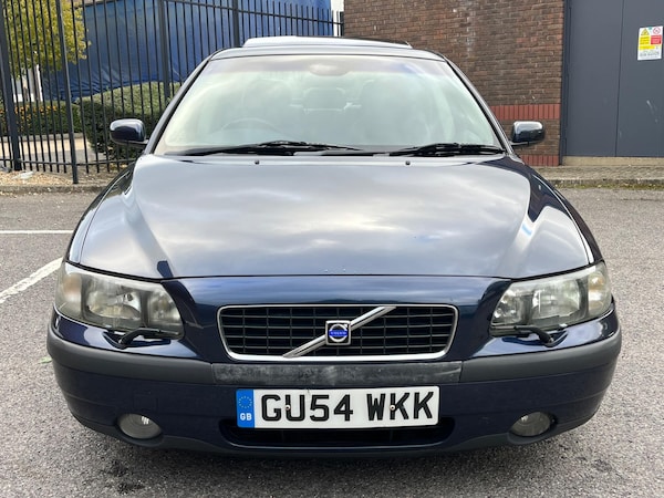 Used Volvo S60 2004 for sale - 76214281: Photo 2