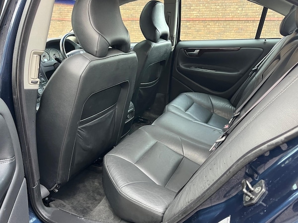 Used Volvo S60 2004 for sale - 76214281: Photo 9