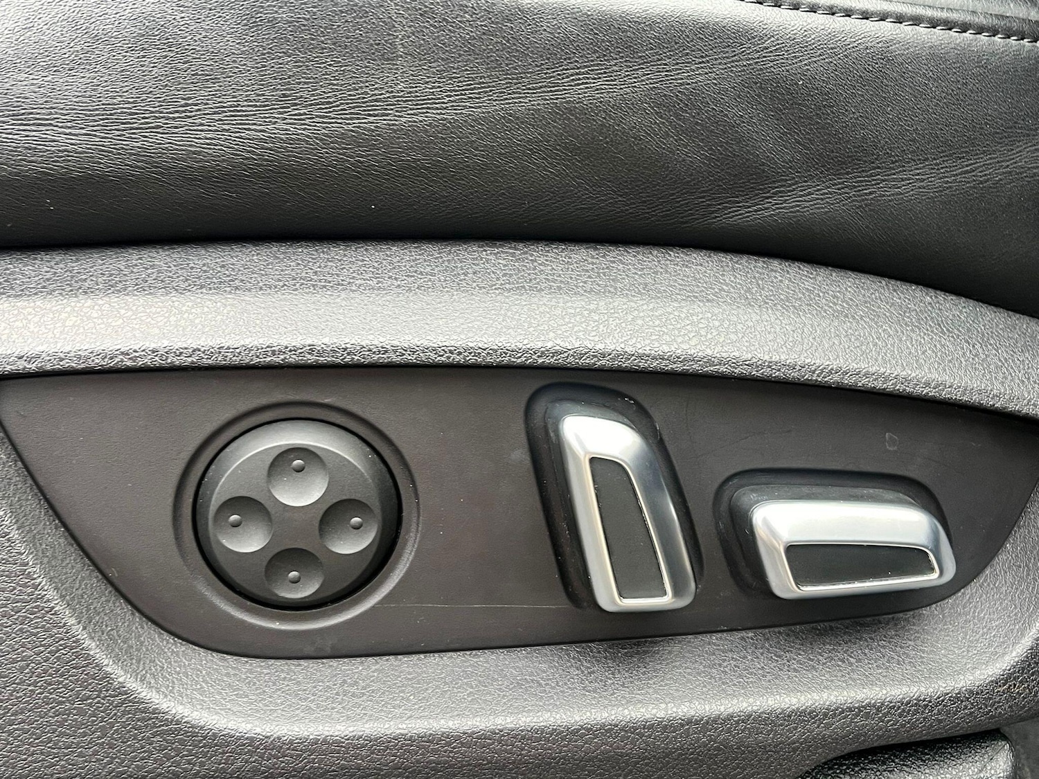 Used Audi Q7 2015 for sale - 76701129: Photo 25