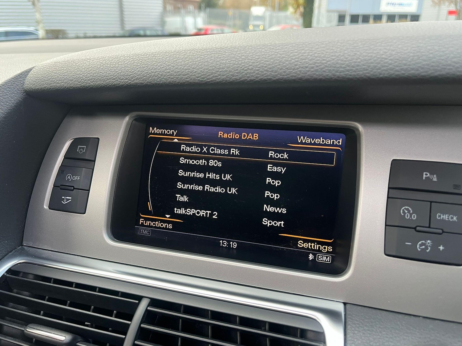 Used Audi Q7 2015 for sale - 76701129: Photo 35