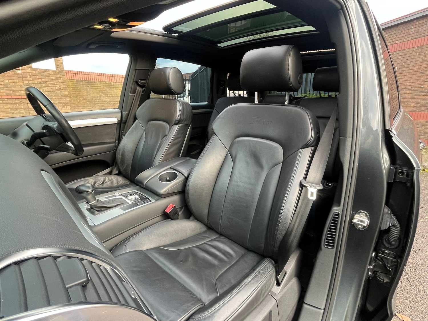 Used Audi Q7 2015 for sale - 76701129: Photo 40