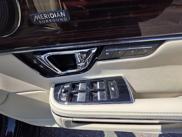 Used Jaguar XJ 2014 for sale - 75508318: Photo 16