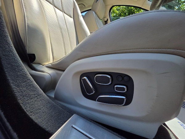 Used Jaguar XJ 2014 for sale - 75508318: Photo 21