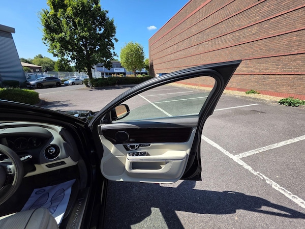 Used Jaguar XJ 2014 for sale - 75508318: Photo 23