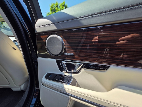 Used Jaguar XJ 2014 for sale - 75508318: Photo 25