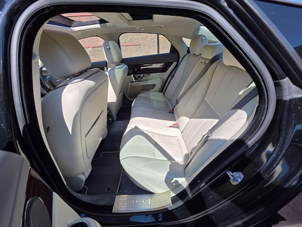 Used Jaguar XJ 2014 for sale - 75508318: Photo 31