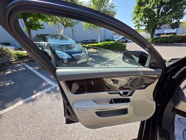 Used Jaguar XJ 2014 for sale - 75508318: Photo 37