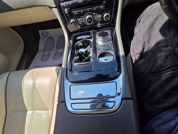 Used Jaguar XJ 2014 for sale - 75508318: Photo 49