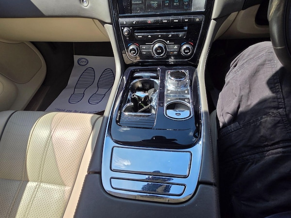 Used Jaguar XJ 2014 for sale - 75508318: Photo 50