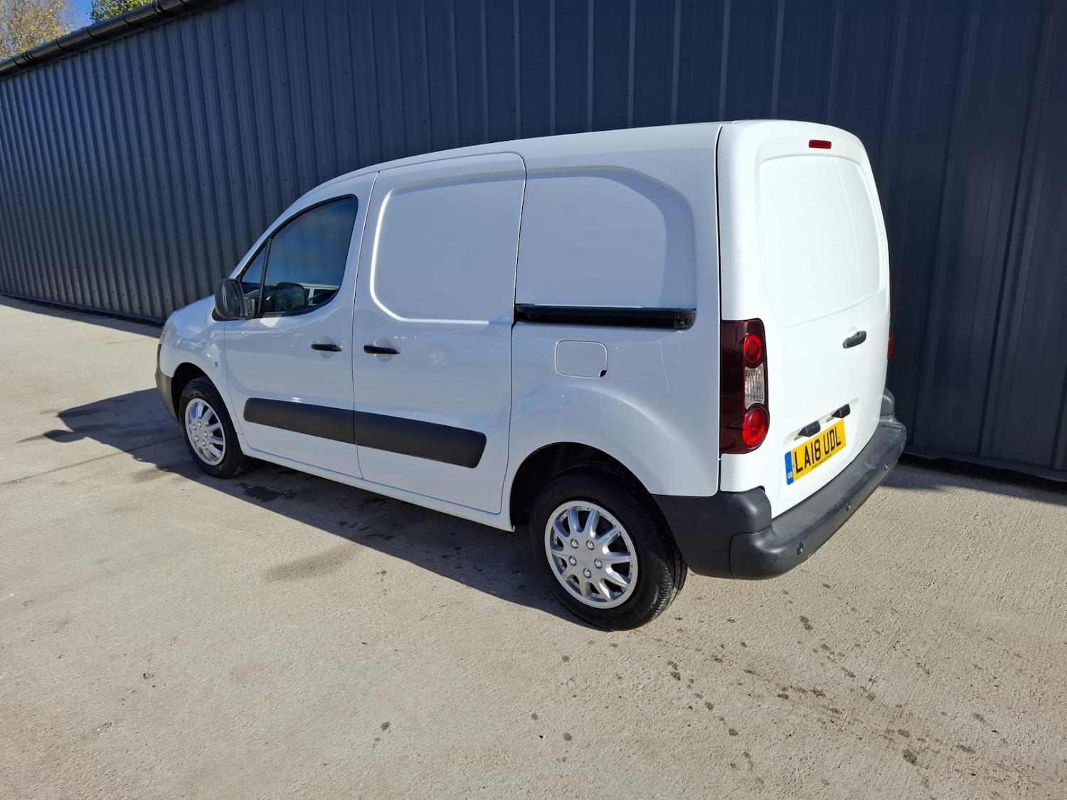 Used Citroen Berlingo 2018 for sale - 76368428: Photo 2
