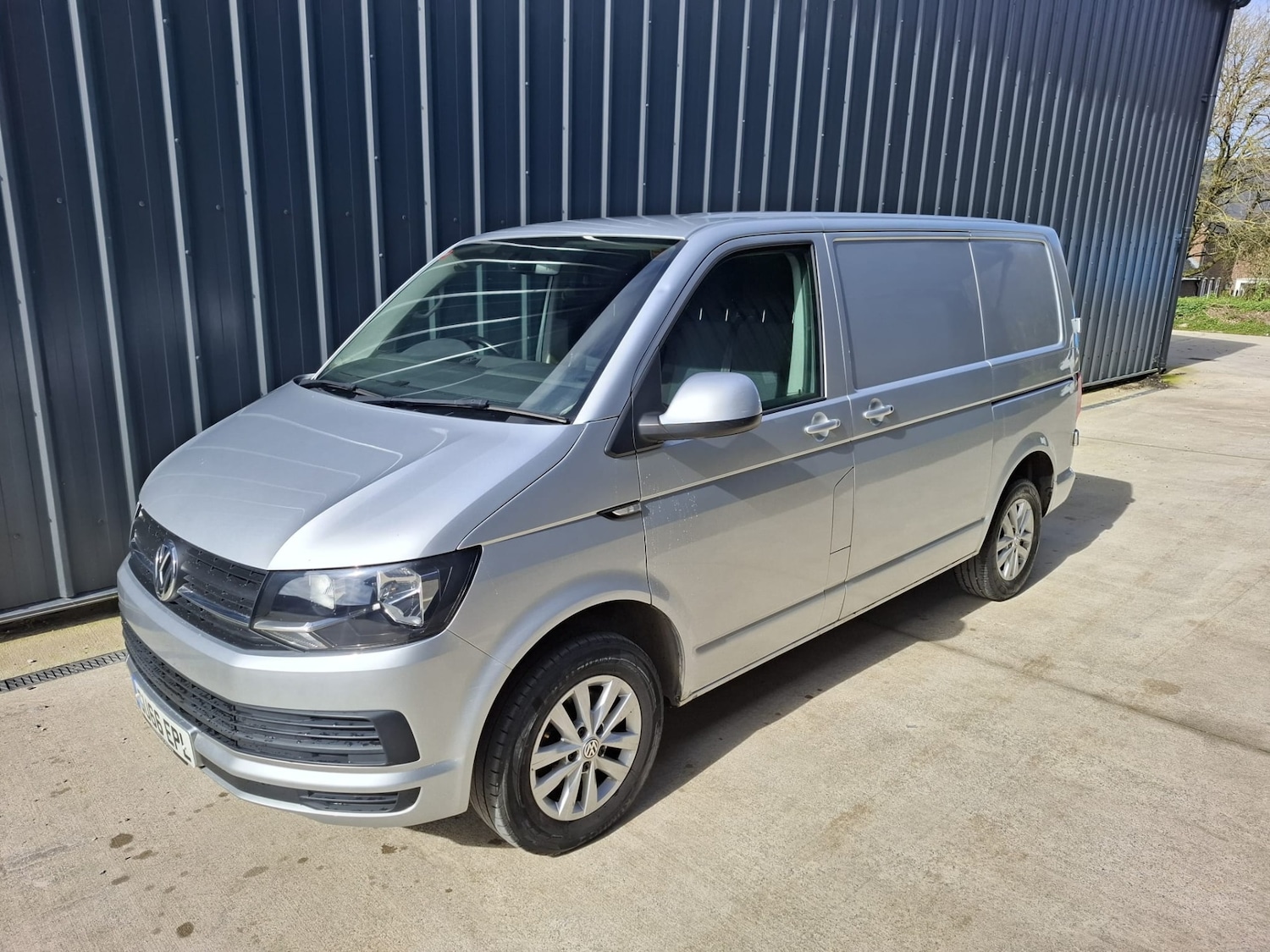 Used Volkswagen Transporter 2017 for sale - 77916083: Photo 2