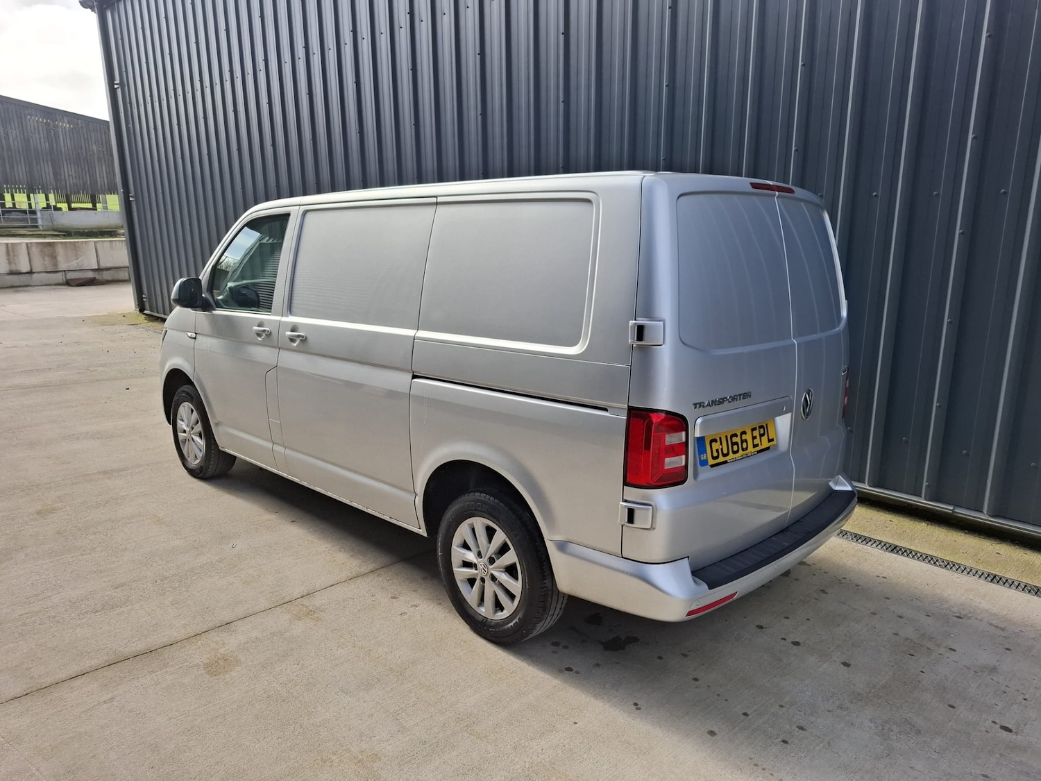 Used Volkswagen Transporter 2017 for sale - 77916083: Photo 4