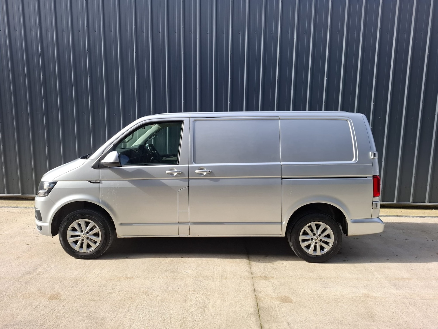 Used Volkswagen Transporter 2017 for sale - 77916083: Photo 7