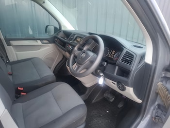 Used Volkswagen Transporter 2018 for sale - 78460281: Photo