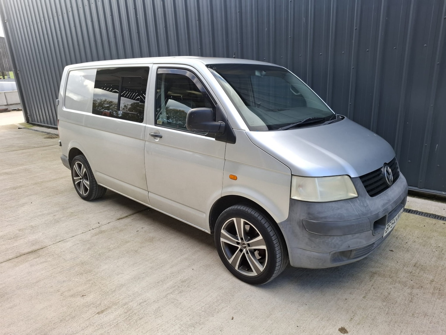 Used Volkswagen Transporter 2004 for sale - 76343834: Photo 1