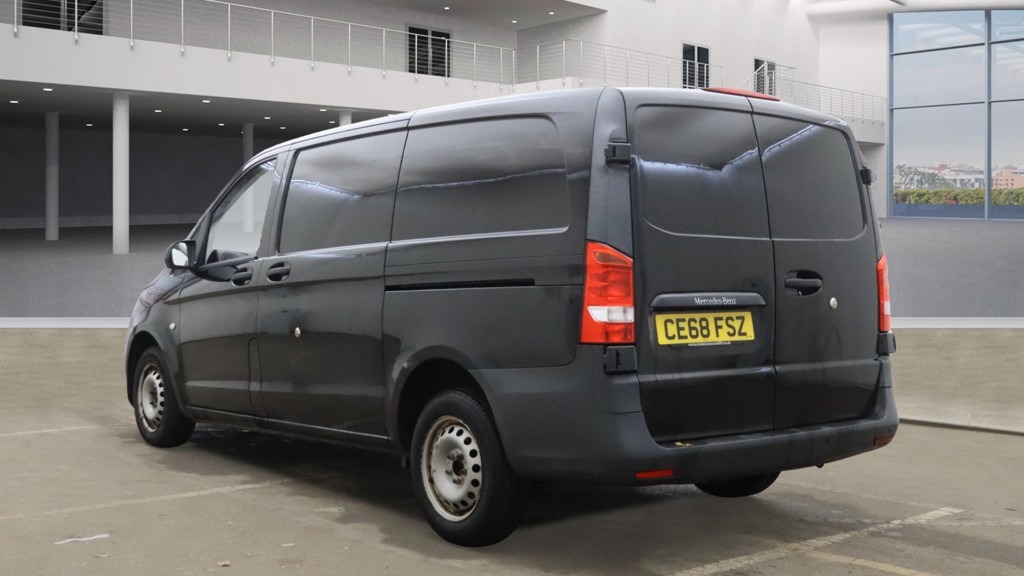 Used Mercedes-Benz Vito 2018 for sale - 76770299: Photo 3
