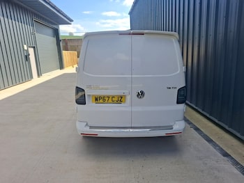 Used Volkswagen Transporter 2017 for sale - 78122214: Photo