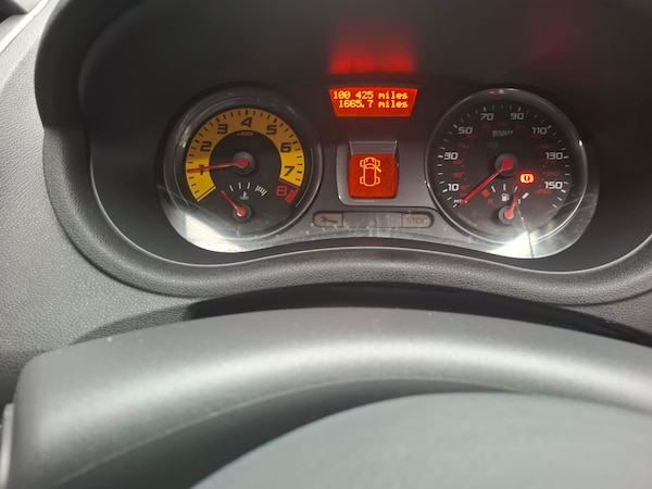Used Renault Clio 2011 for sale - 74361383: Photo 8