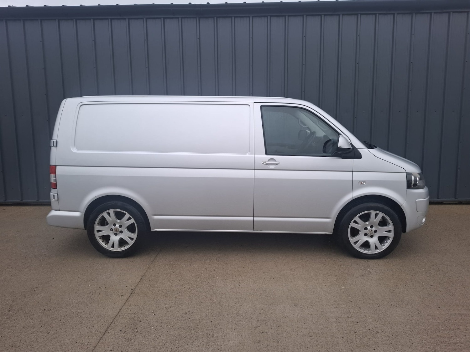 Used Volkswagen Transporter 2013 for sale - 76548015: Photo 10