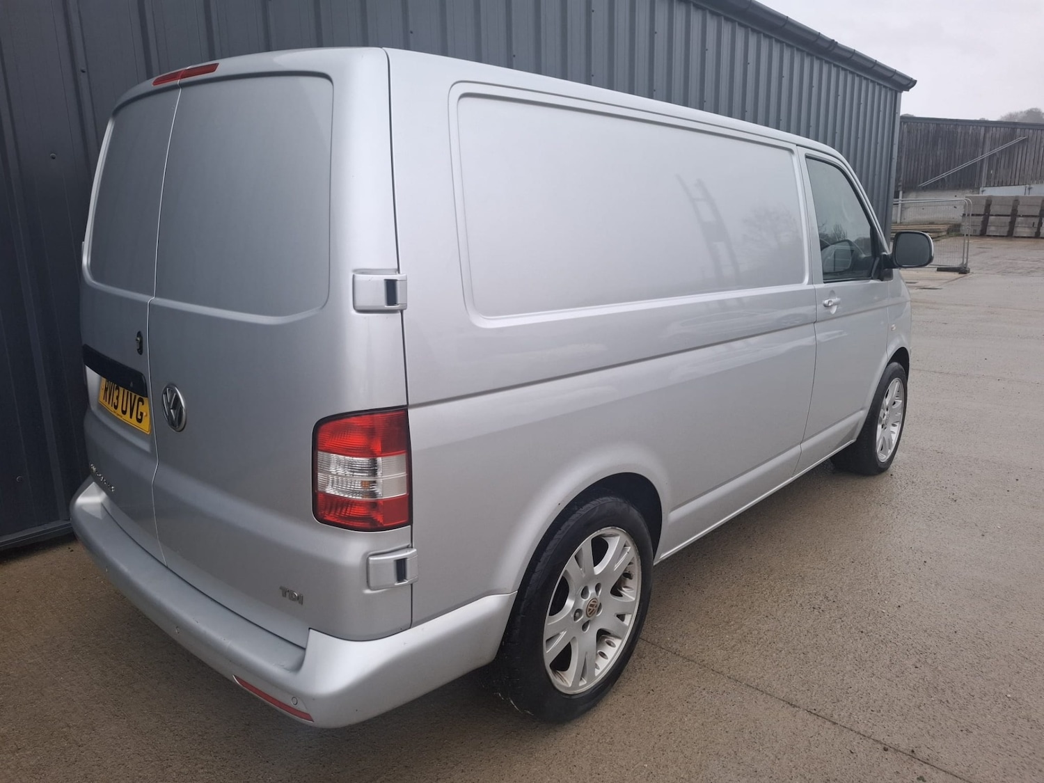Used Volkswagen Transporter 2013 for sale - 76548015: Photo 8
