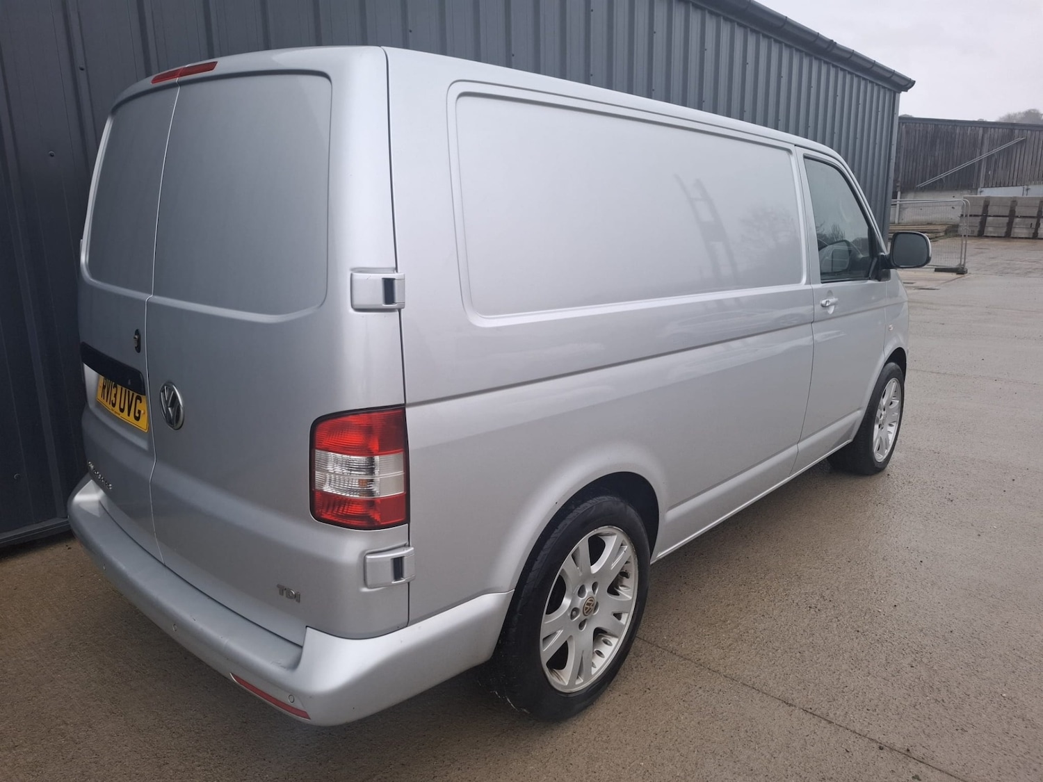 Used Volkswagen Transporter 2013 for sale - 76548015: Photo 9