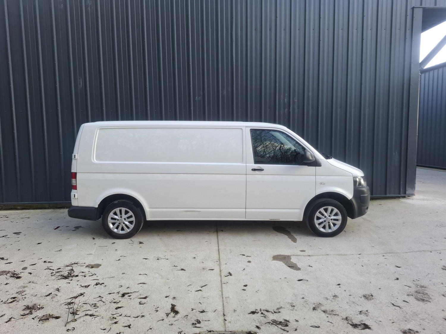 Used Volkswagen Transporter 2014 for sale - 77833776: Photo 2