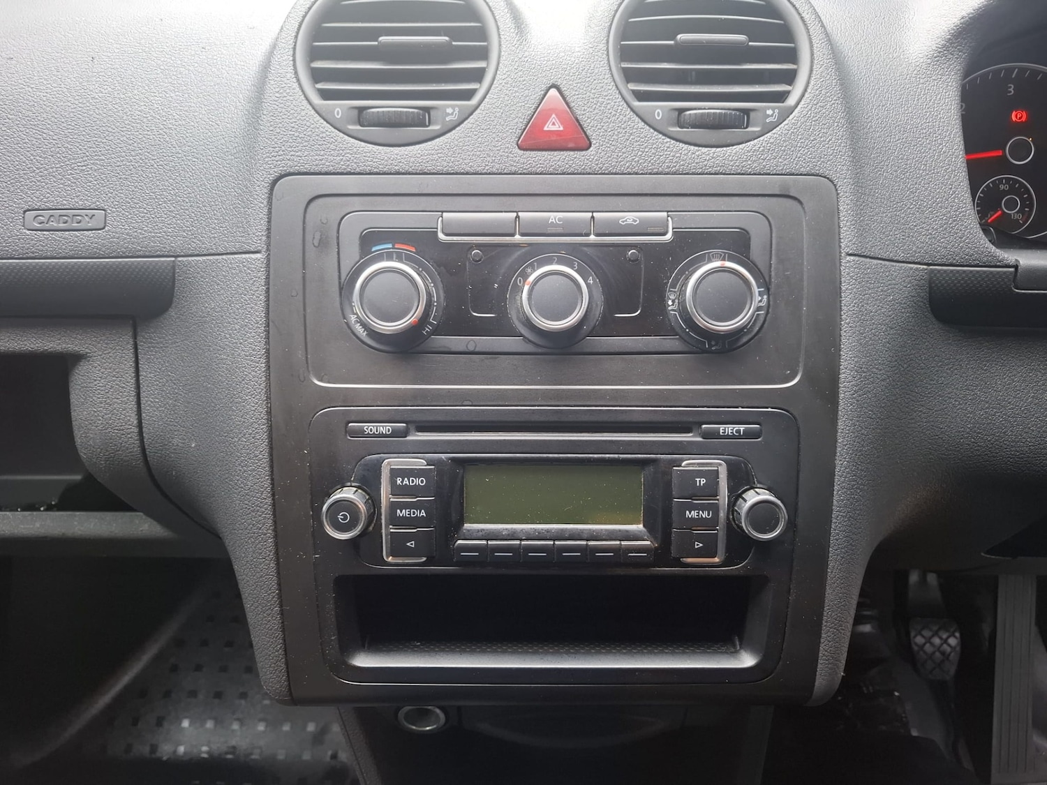 Used Volkswagen Caddy Maxi 2011 for sale - 77461350: Photo 6