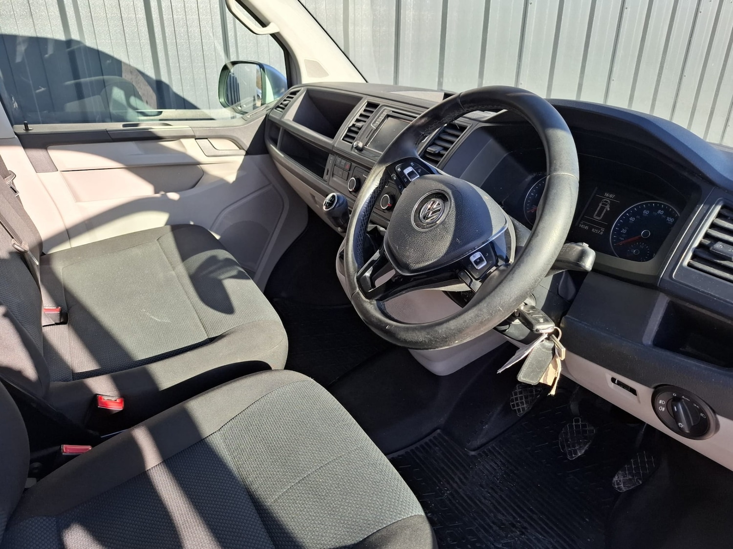 Used Volkswagen Transporter 2017 for sale - 77934843: Photo 15