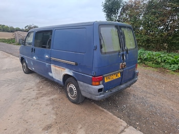 Used Volkswagen Transporter 2002 for sale - 76256945: Photo 2