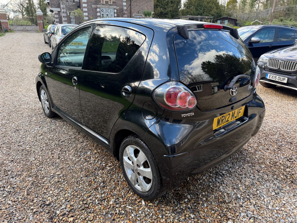 Used Toyota AYGO 2012 for sale - 78089108: Photo 2
