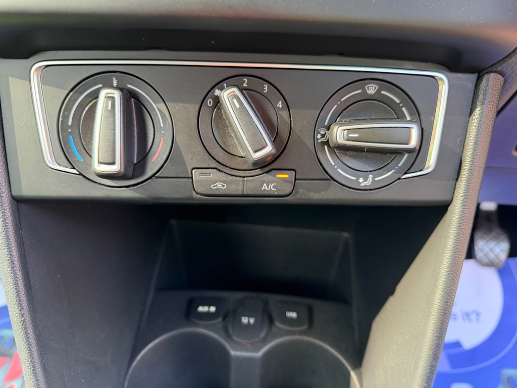 Used Volkswagen Polo 2015 for sale - 77763090: Photo 23