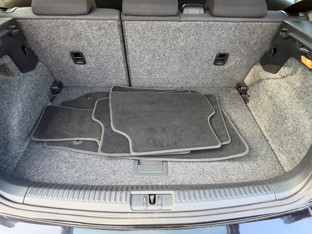 Used Volkswagen Polo 2015 for sale - 77763090: Photo 28