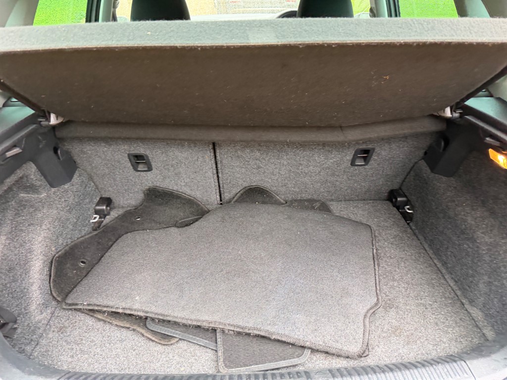 Used Volkswagen Polo 2012 for sale - 77539070: Photo 23