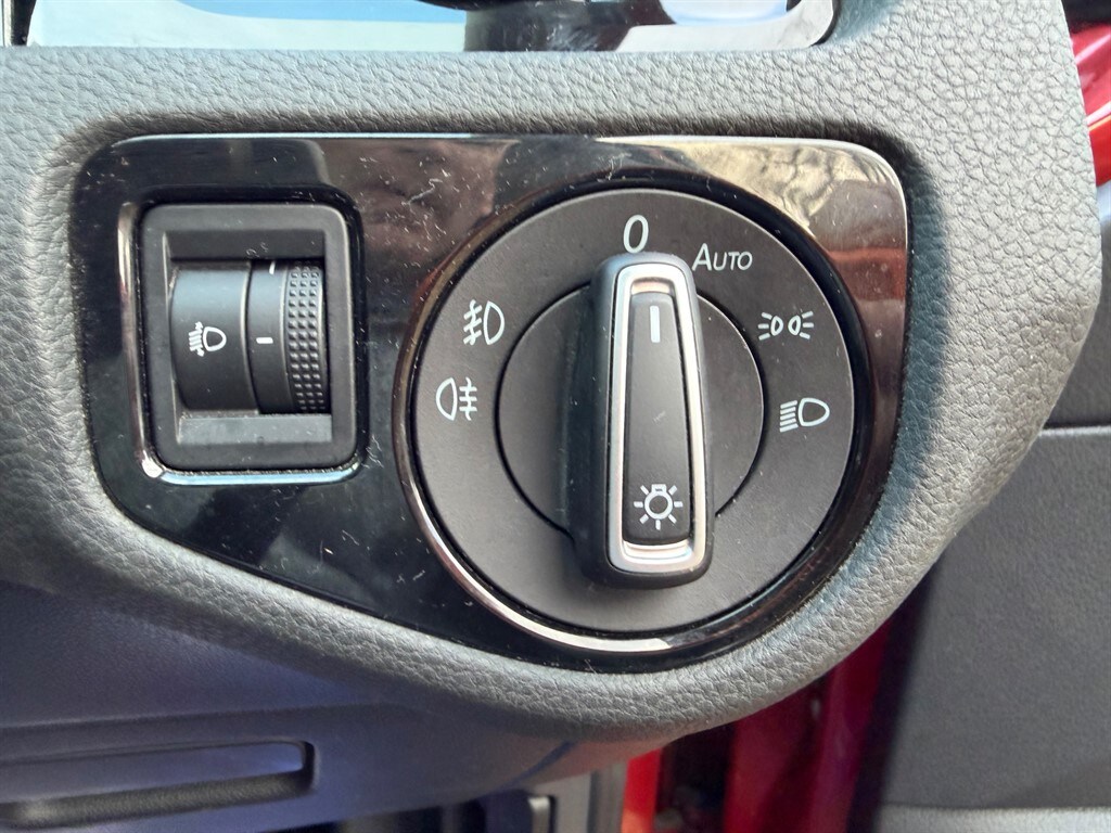 Used Volkswagen Golf 2015 for sale - 77539077: Photo 21