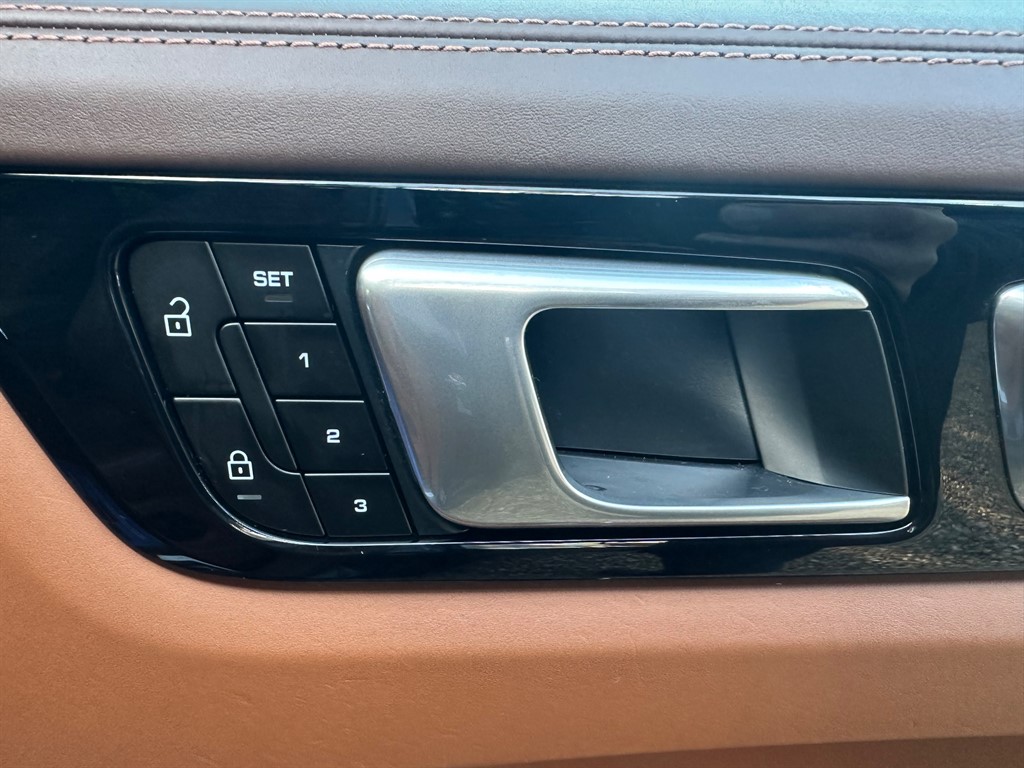 Used Porsche Cayenne 2021 for sale - 77539076: Photo 19