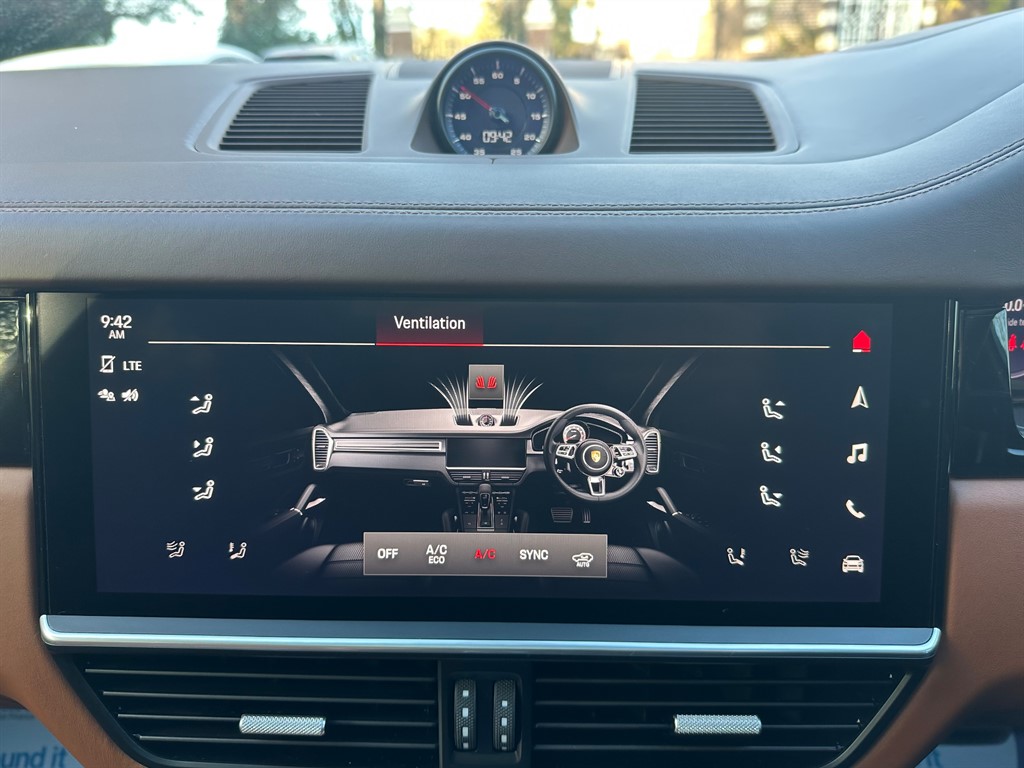 Used Porsche Cayenne 2021 for sale - 77539076: Photo 26