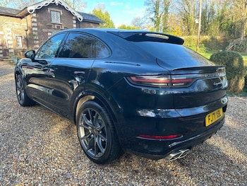 Used Porsche Cayenne 2021 for sale - 77539076: Photo
