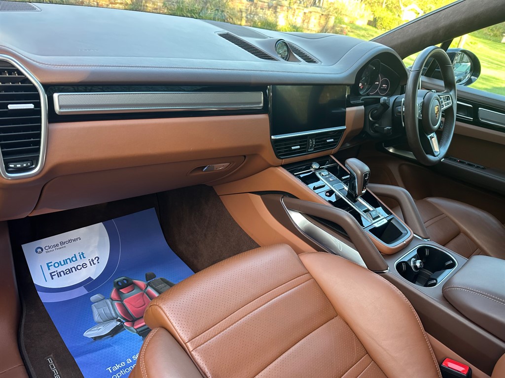 Used Porsche Cayenne 2021 for sale - 77539076: Photo 3