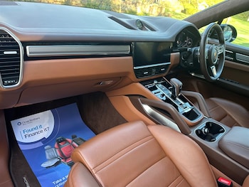 Used Porsche Cayenne 2021 for sale - 77539076: Photo