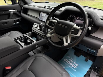 Used Land Rover Defender 110 2022 for sale - 75622532: Photo