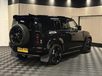 Used Land Rover Defender 110 2025 for sale - 75895531: Photo