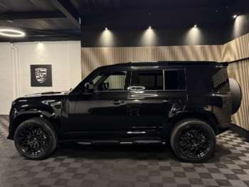 Used Land Rover Defender 110 2025 for sale - 75197300: Photo