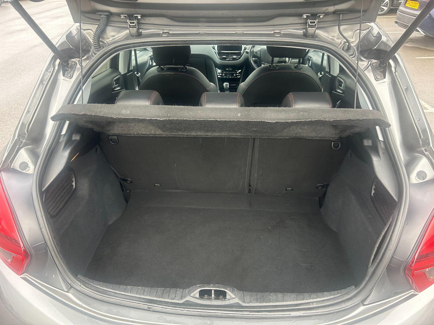 Used Peugeot 208 2018 for sale - 76538270: Photo 13