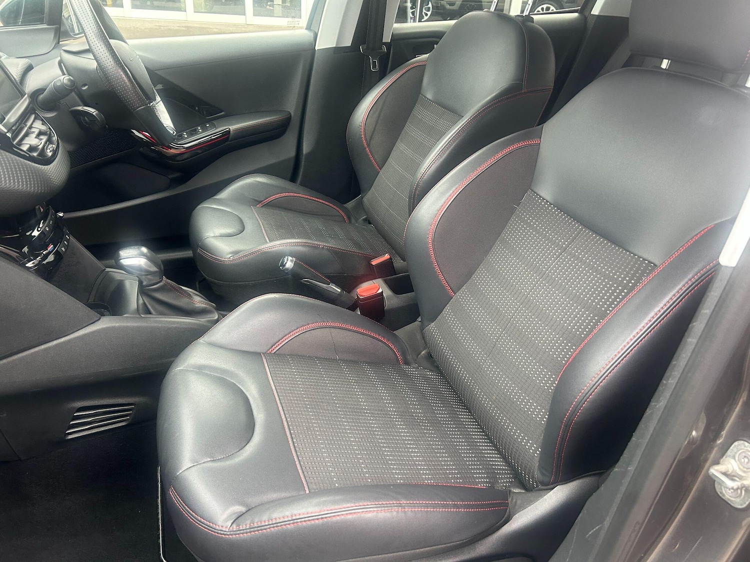 Used Peugeot 208 2018 for sale - 76538270: Photo 14