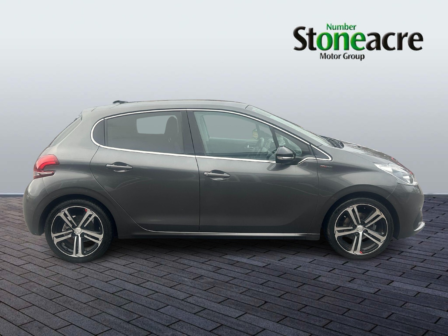 Used Peugeot 208 2018 for sale - 76538270: Photo 2