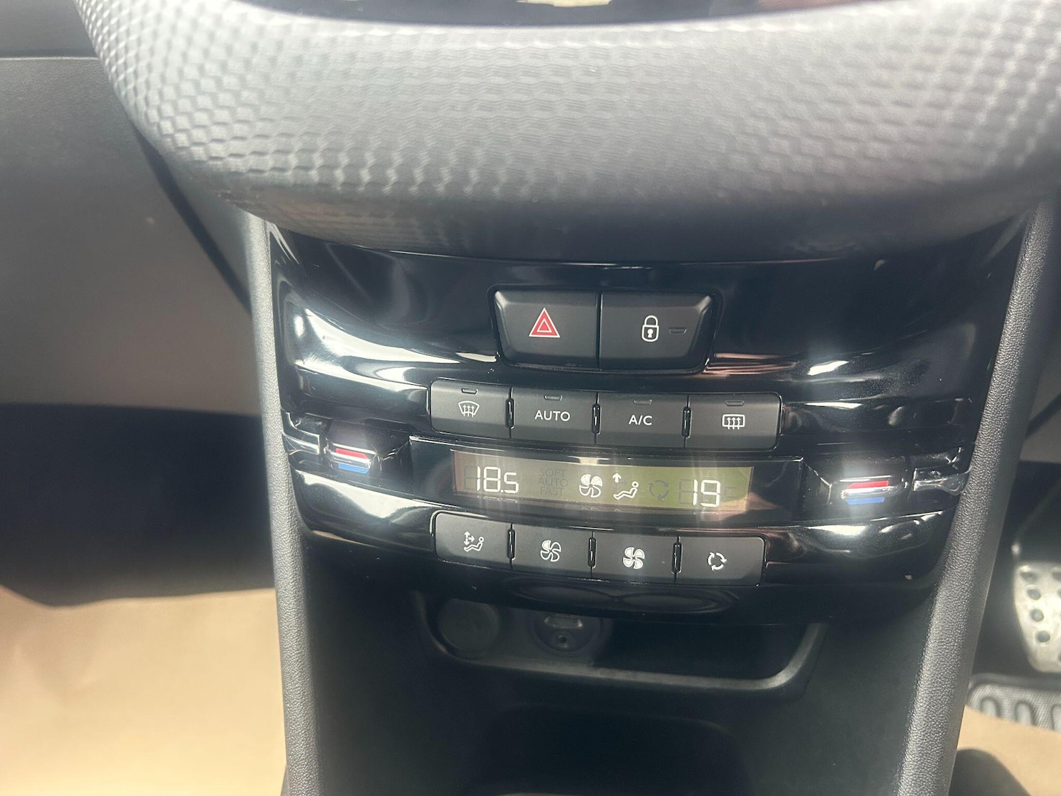 Used Peugeot 208 2018 for sale - 76538270: Photo 23