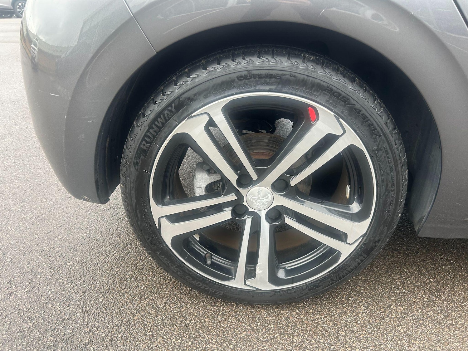 Used Peugeot 208 2018 for sale - 76538270: Photo 9