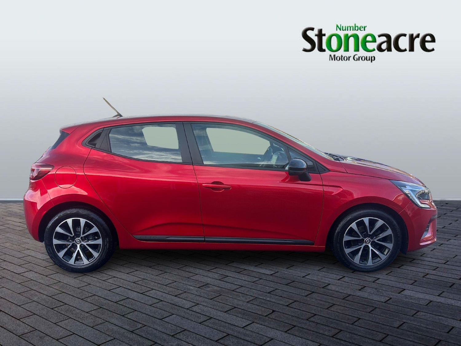 Used Renault Clio 2023 for sale - 76349011: Photo 2