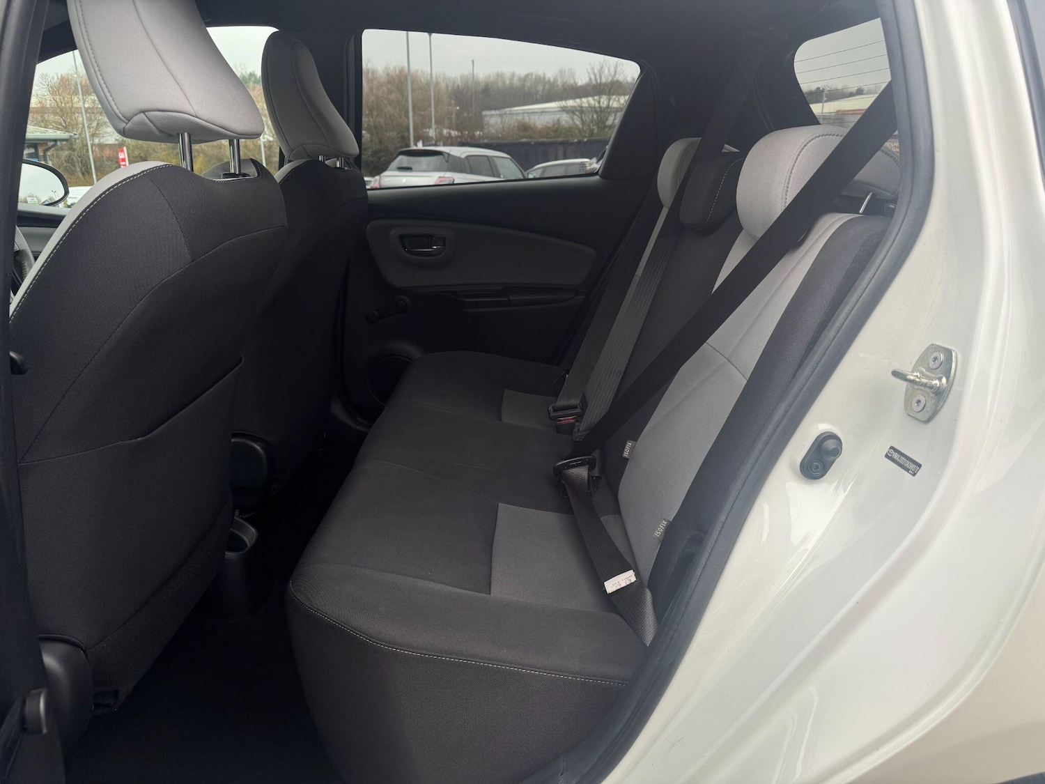 Used Toyota Yaris 2017 for sale - 77041012: Photo 15