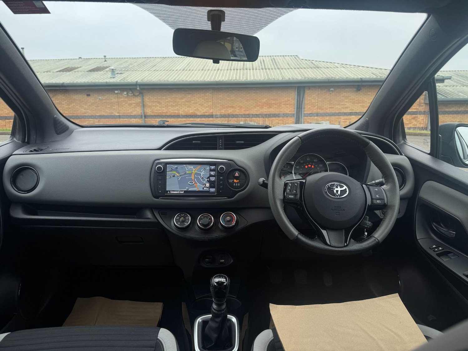 Used Toyota Yaris 2017 for sale - 77041012: Photo 16